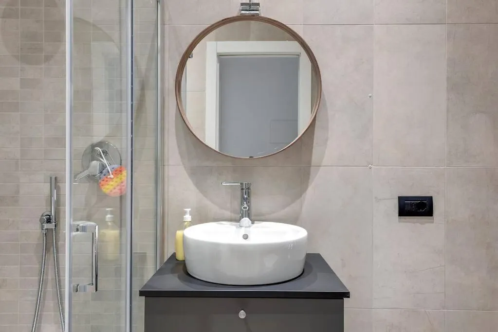 Easylife - L Abbraccio Dell Affascinante P Romana Milano Lägenhet